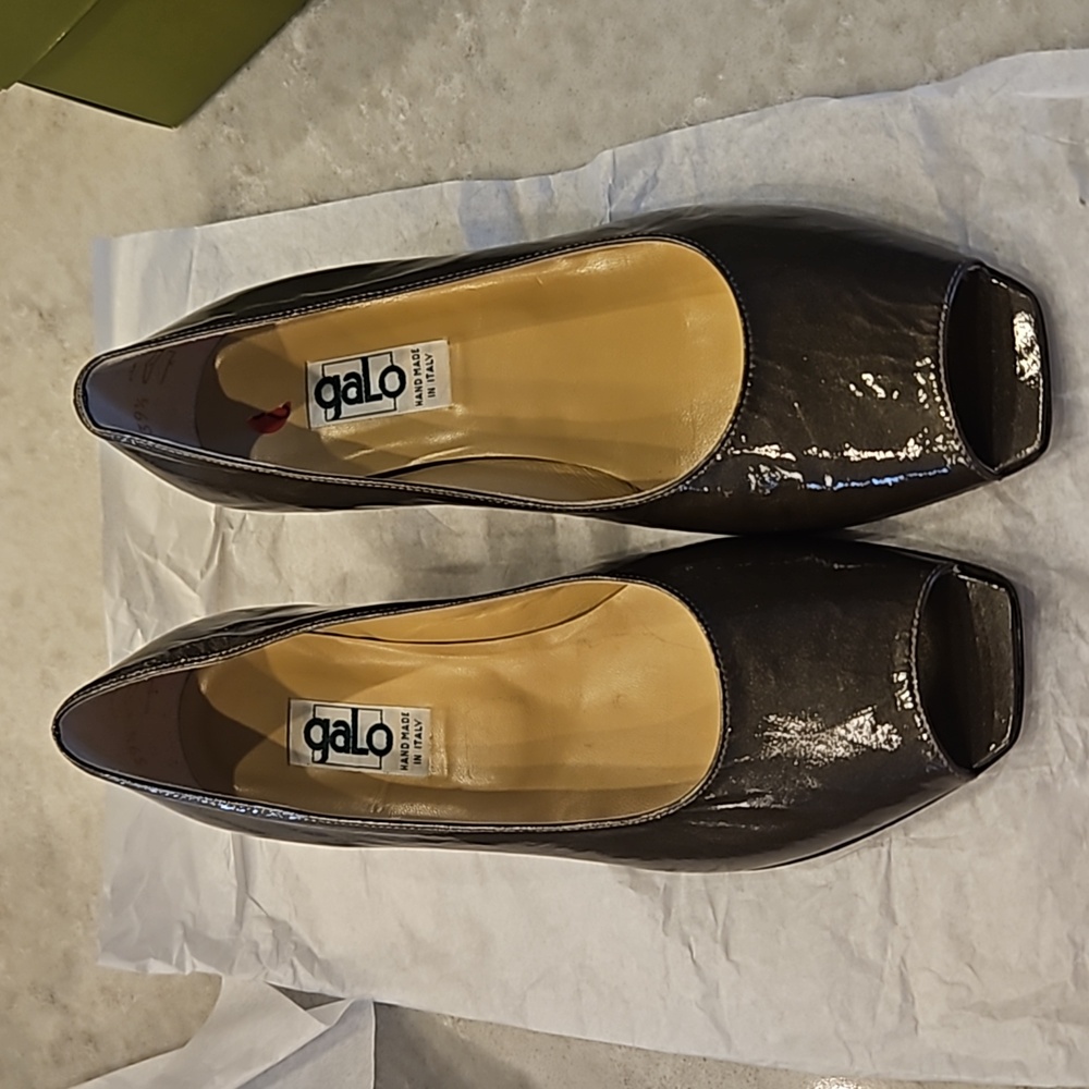 Women's shoes